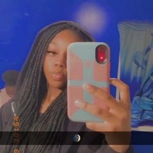 Meet your Posher, Kamia